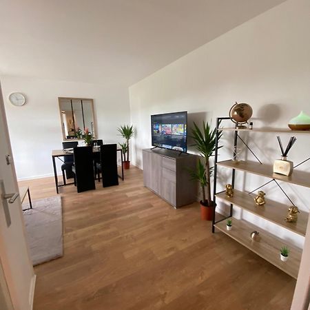 Appartement 59M2 Professionnel Ou Familial Saint Quentin En Yvelines モンティニー・ル・ブルトンヌー エクステリア 写真